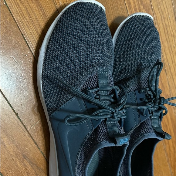 Nike 9 1/2 - Picture 3 of 4